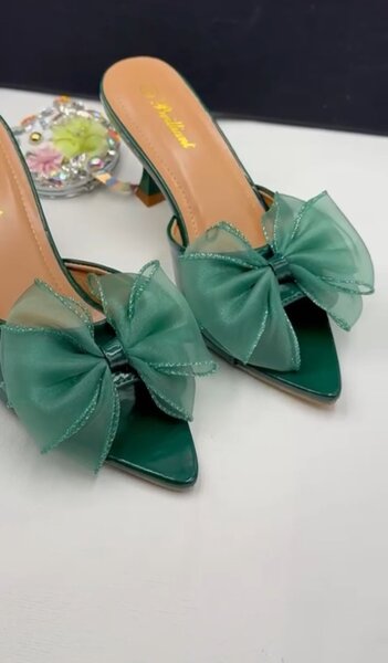 Fashionable slipper heel