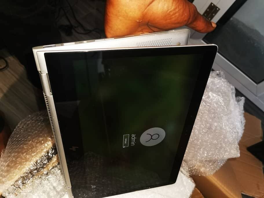 HP Elitebook i5 X360 1030