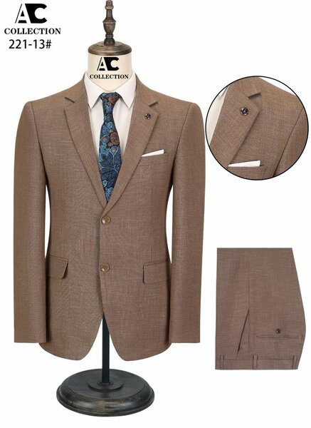 Costume élégant brun pour homme