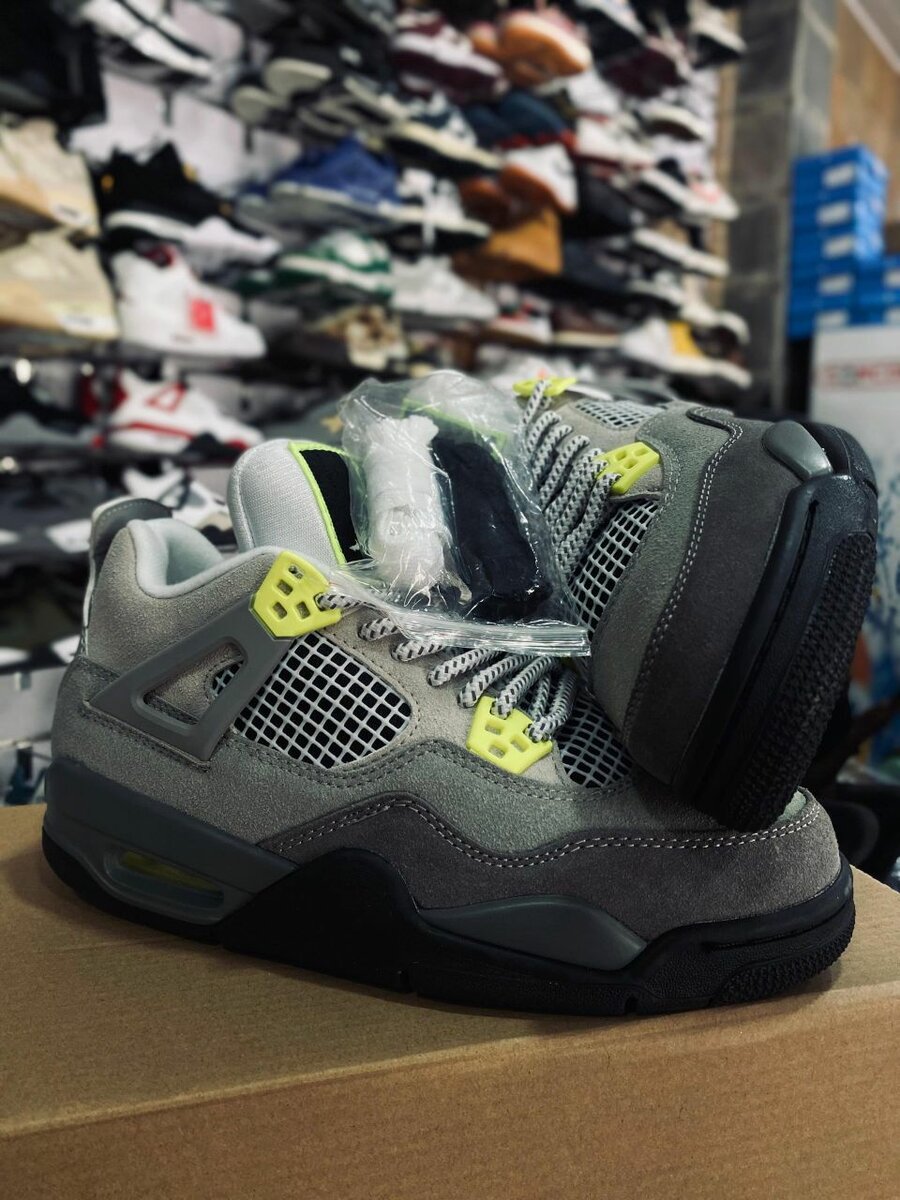 Jordan 4's