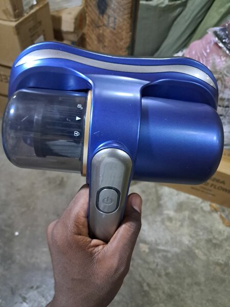 Rechargeable vacuum cleaner