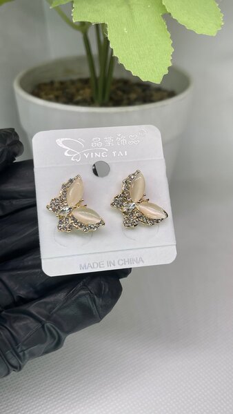 Butterfly earring