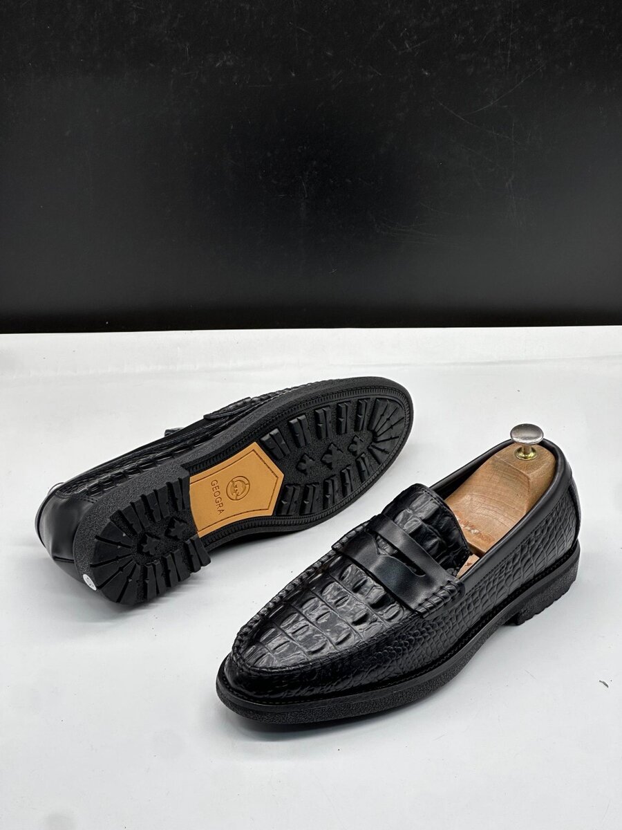 Mocassins en cuir disponible