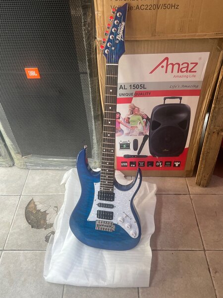 Guitare électrique bleue