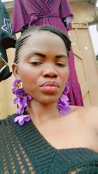 Boucles d'oreilles florales colorées