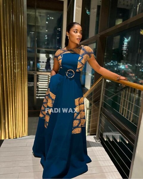 Robe élégante bleue