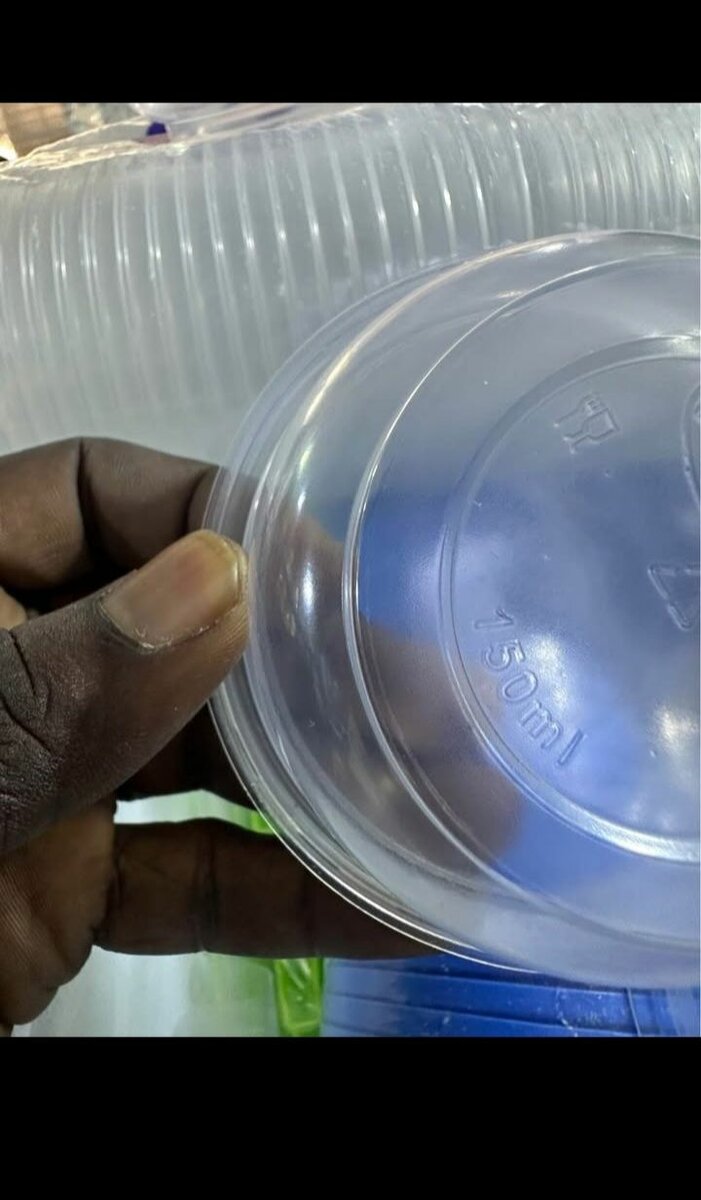 Boîtes en plastique 150 ml