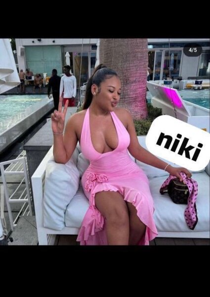 Robe rose élégante soirée