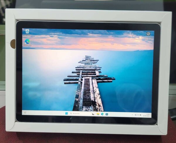 Microsoft Surface Go 2-in-1