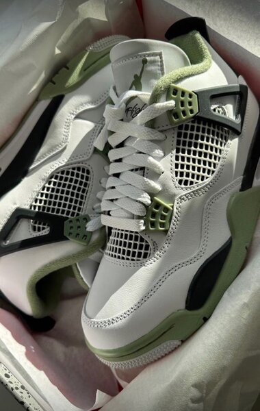 Jordan 4