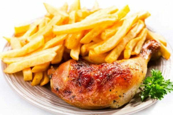 Poulet grillé avec frites