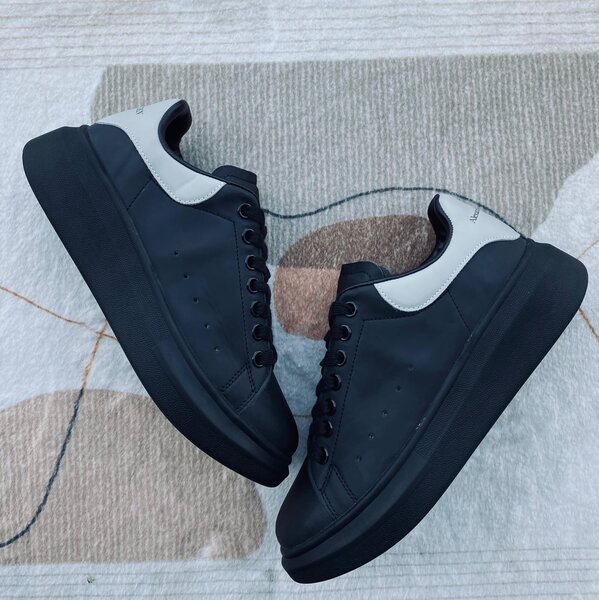 Ma Qeen now available