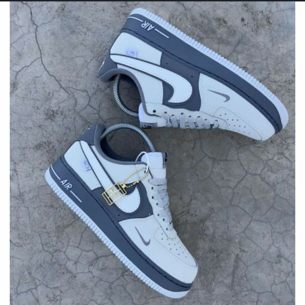 NIKE AIRFORCE CLASSIC