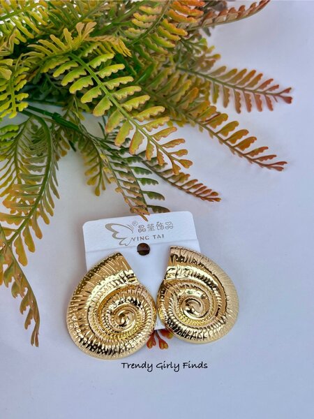 SHELLY Statement earrings