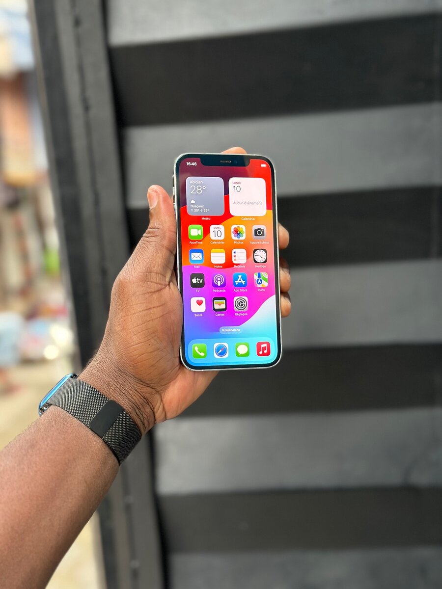 iPhone 12 Pro 128Go état 10/10 avec carton