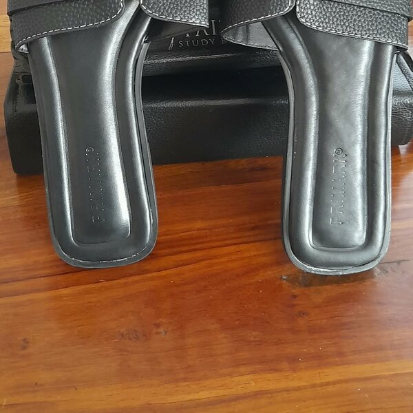 New stock slippers, black white , blue, pink sizes 37, 38, 39, 40 and 41