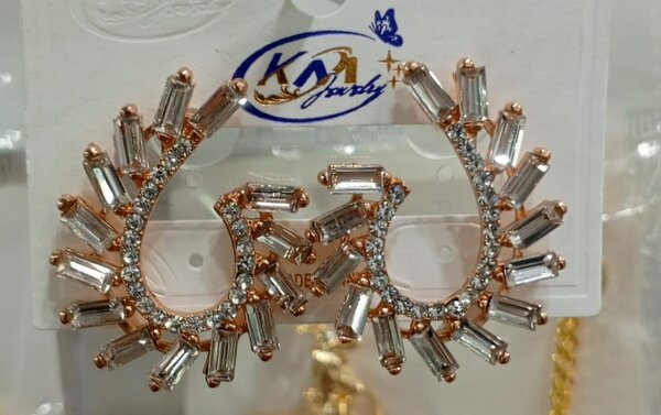 Rhinestone Decor Stud Earrings