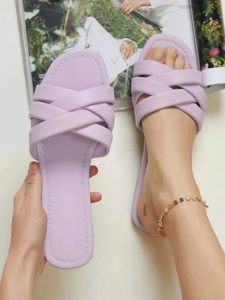 Sandales tressées colorées