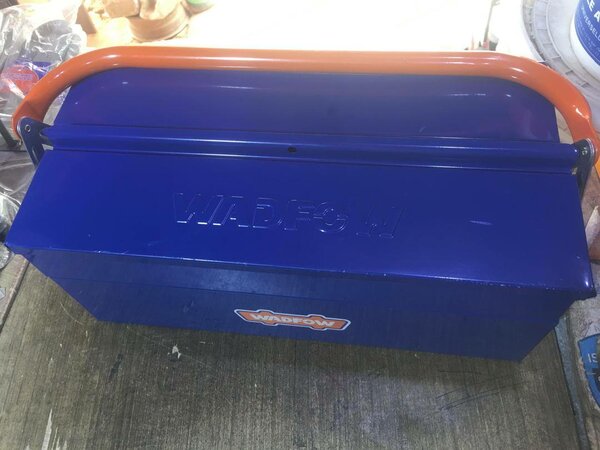 CAISSE À OUTILS EN FER