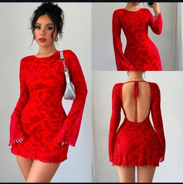Robe rouge moulante dos nu