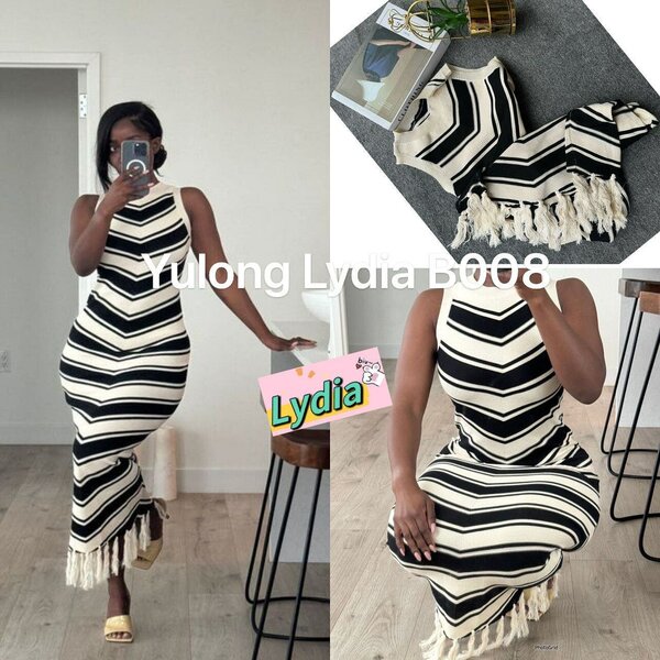 Robe rayée élégante avec franges