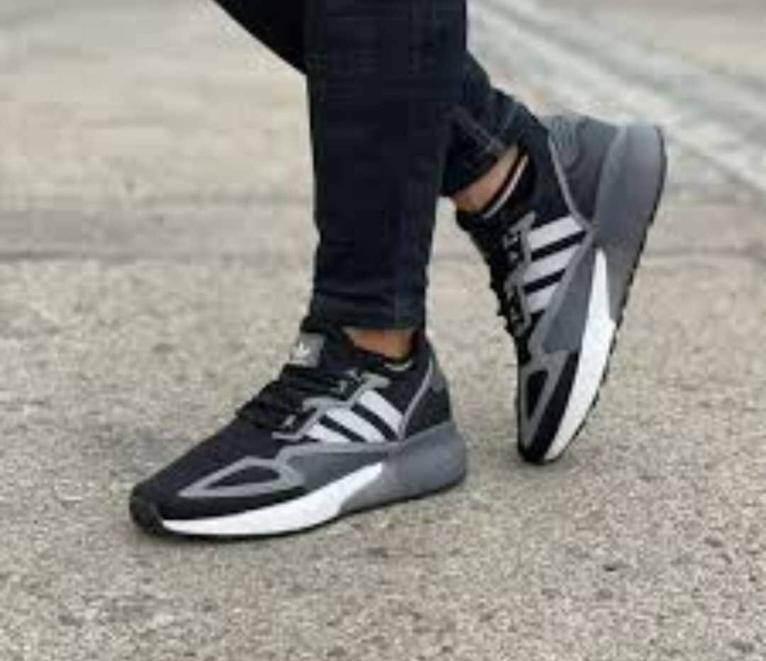 ADIDAS SNEAKER
