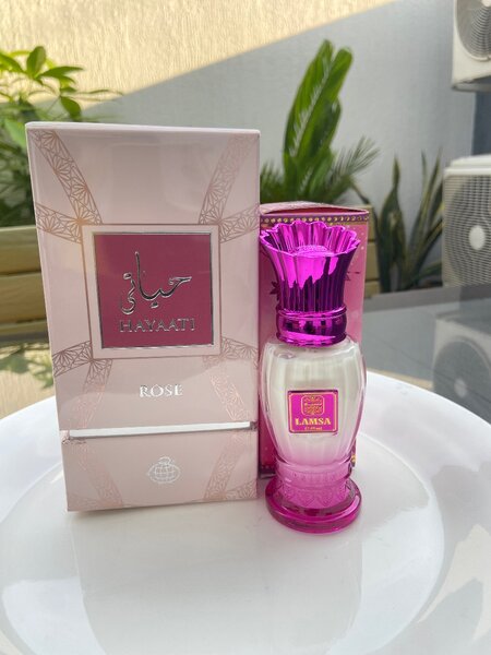 Parfum Hayati Rose et lamza