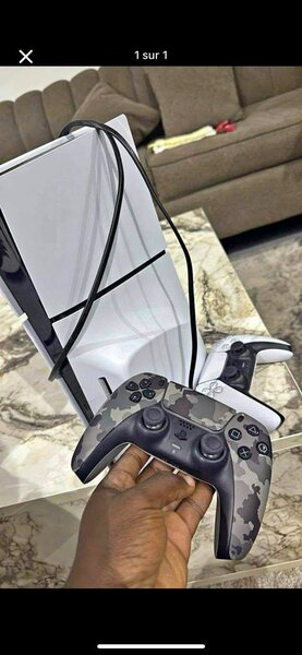 Console de jeux avec manette