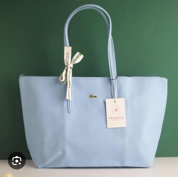 Sac à main élégant Lacoste