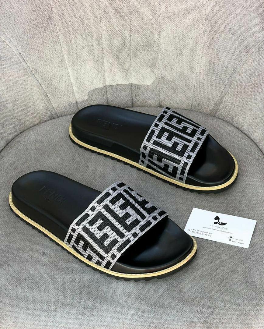 Claquette Fendi original dans carton