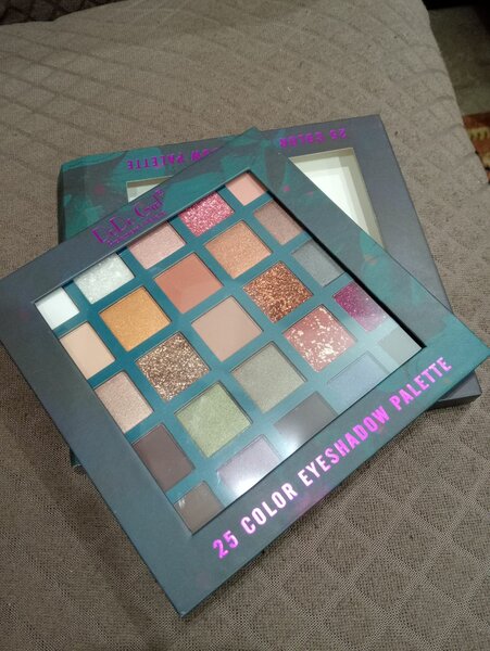 Do do girl eye shadow pallete