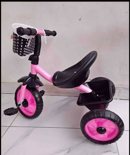 Tricycle pour enfants rose