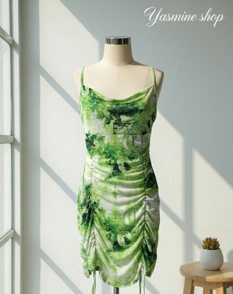 Robe moulante à fines bretelles