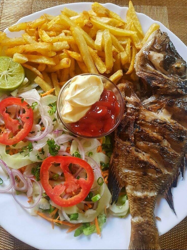 Plat Grillé de Poulet et Poisson