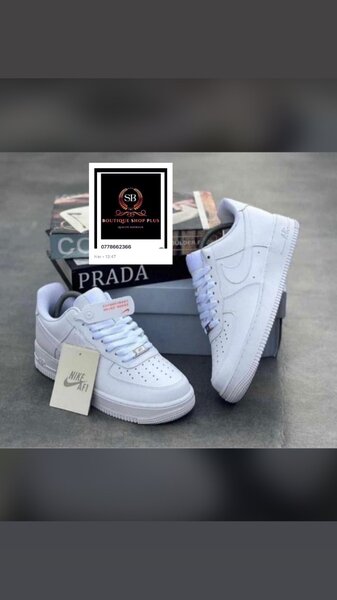 Basket Nike air force authentique avec sa boîte