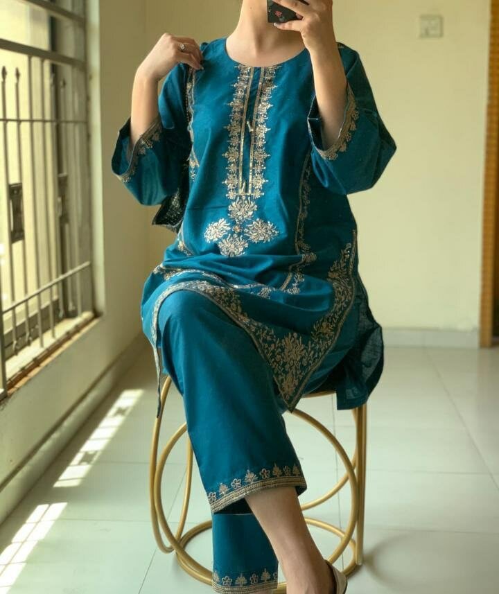 Ladies embroided 2pc suit in lilen fabric