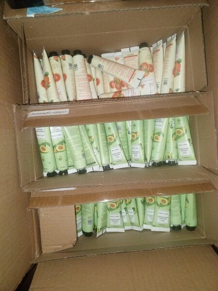 Fruity handcreams (100 pieces)