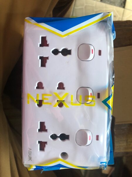 Double multi with double flat pin socket