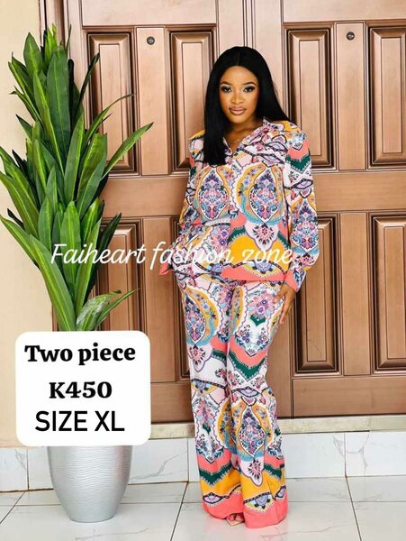 Women's suit, long-sleeved shirt and printed pants  SIZE XL