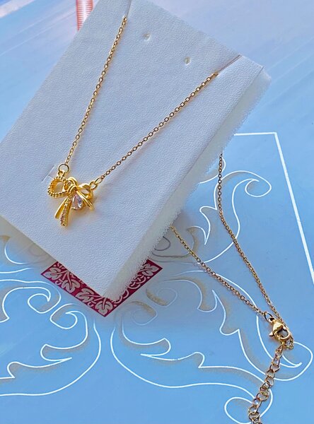 Radiant Ladies Necklace