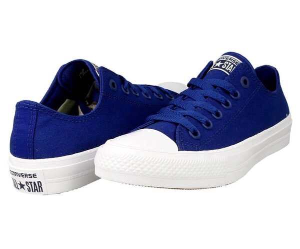 All Star Converse bleue centré