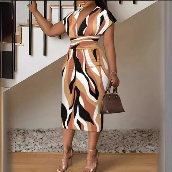 Robe ajustée imprimée élégante