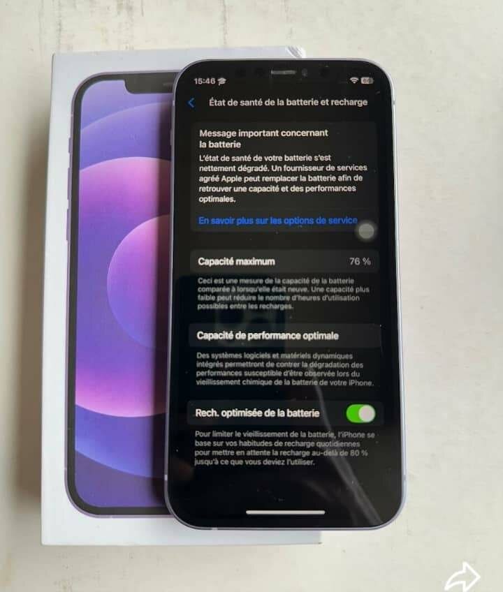 iPhone 12 Violet - Fissuré