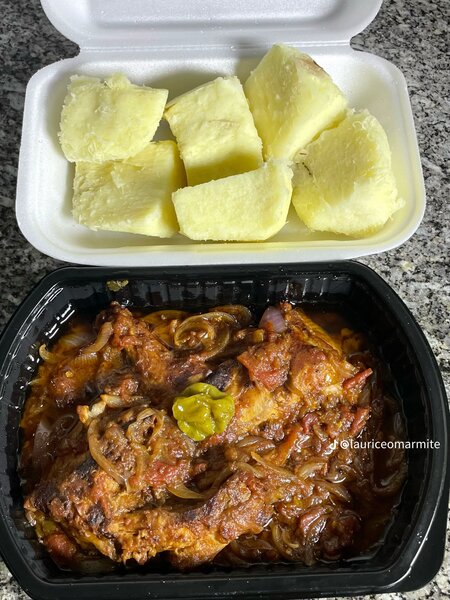 Igname bouille avec poulet