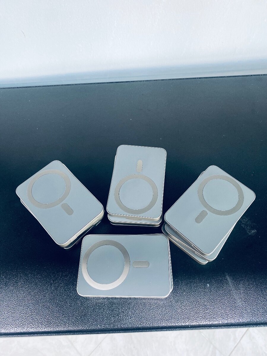 Wireless power bank MagSafe