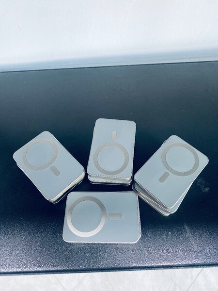 Wireless power bank MagSafe