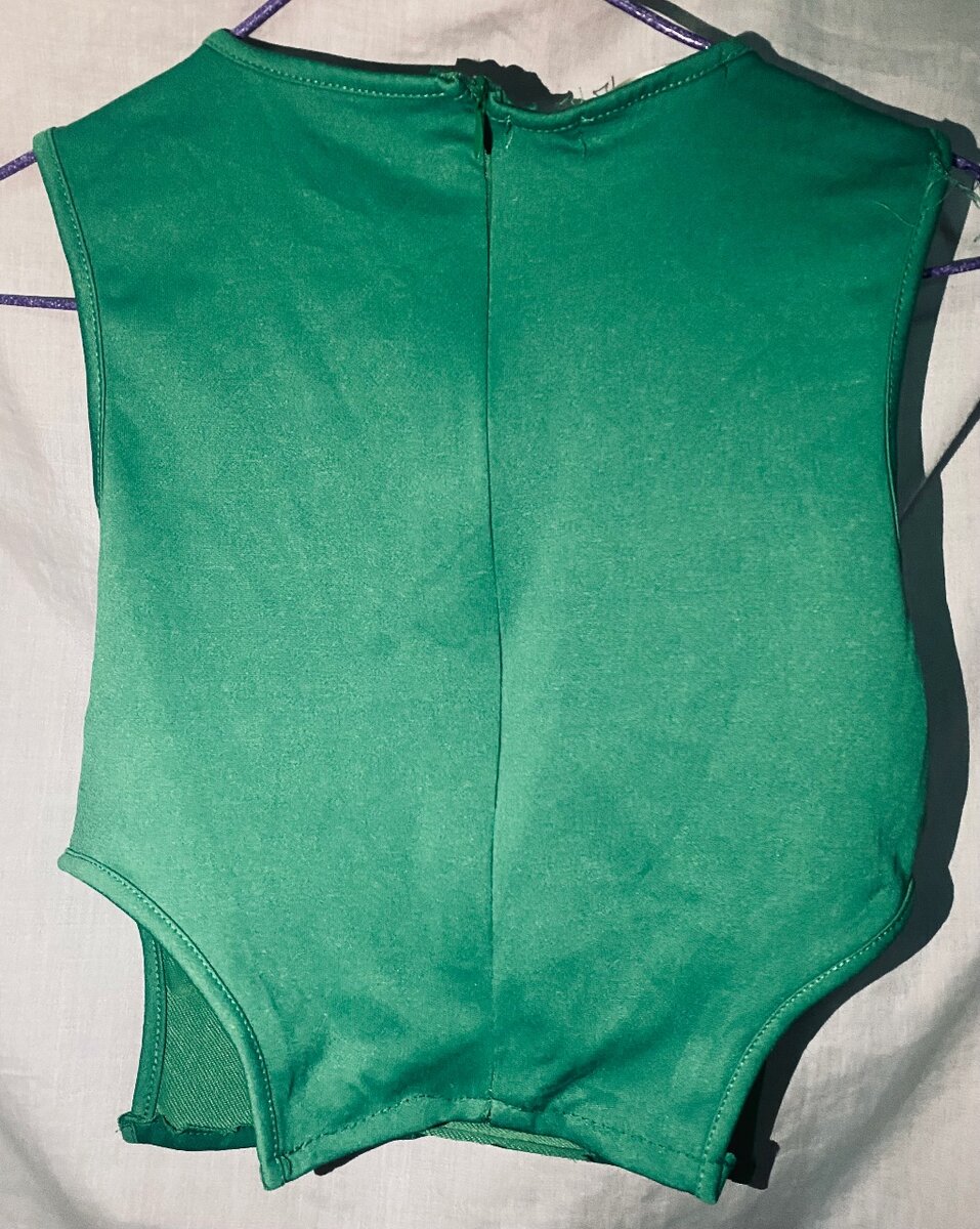 Débardeur vert sans manches