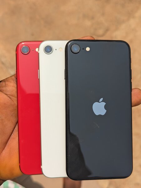 UK used iphone SE 2020 MODEL ,