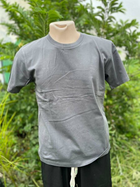 Round neck t-shirt
