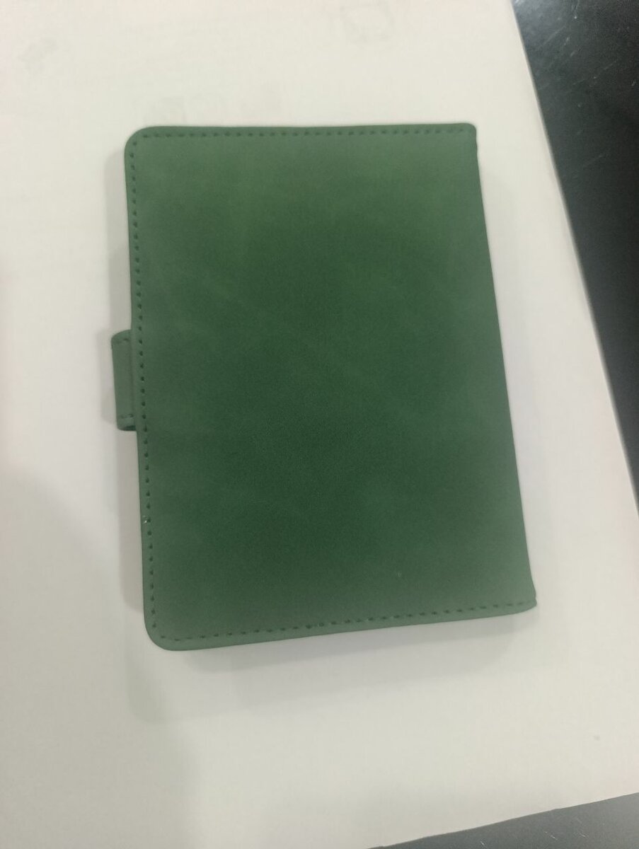 Porte-passeport en cuir vert